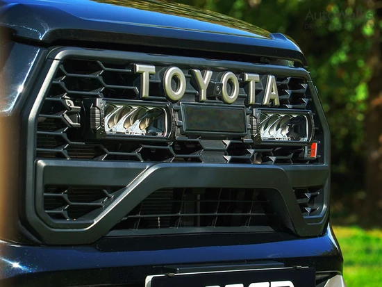 Lazer Lamps Hűtőmaszk LED lámpa szett - Elite - Hilux GR Sport II 2025-